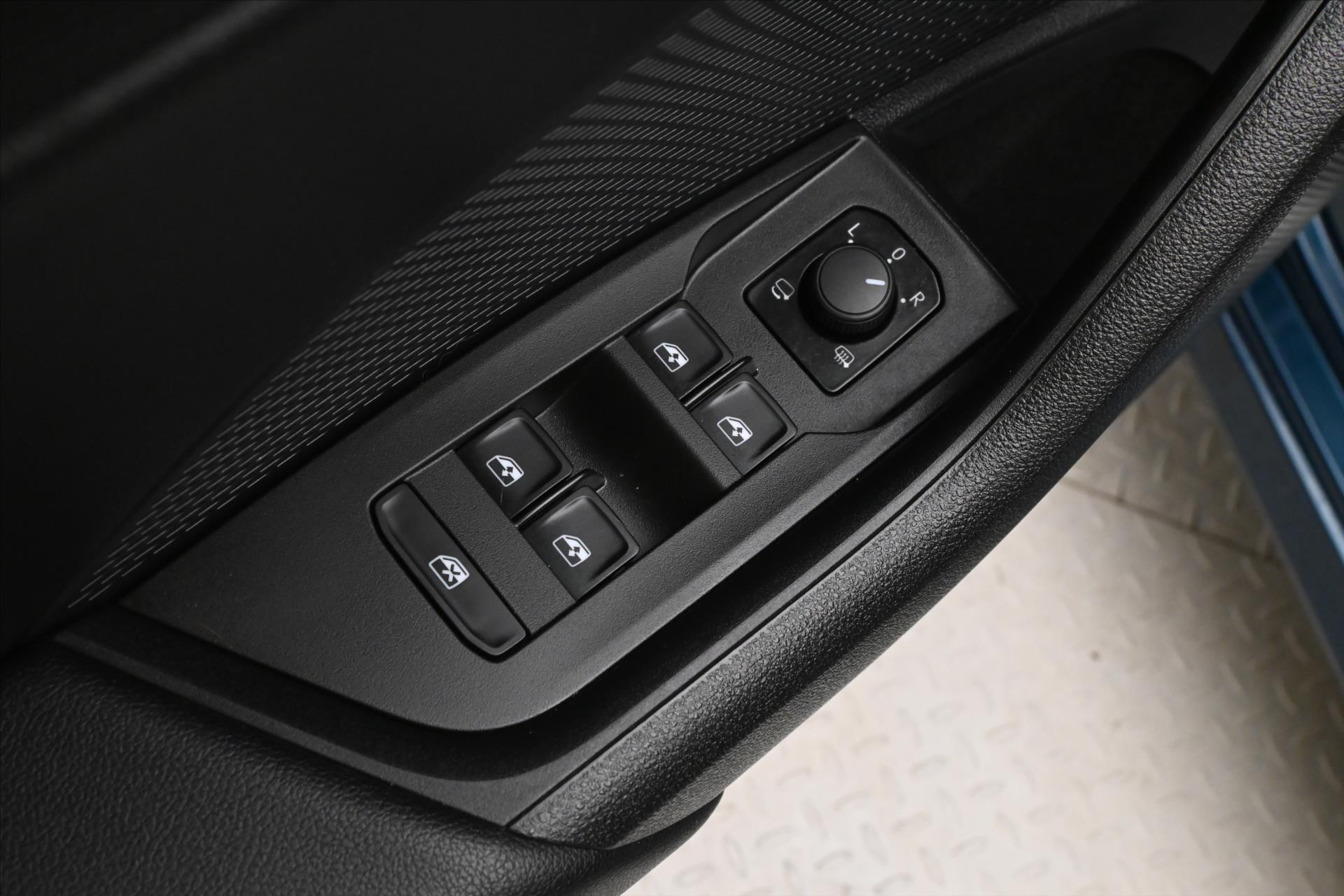 Hlavní fotografie vozu Škoda Octavia 2,0 TDI 110 kW DSG STYLE Záruka až 5 let (26)