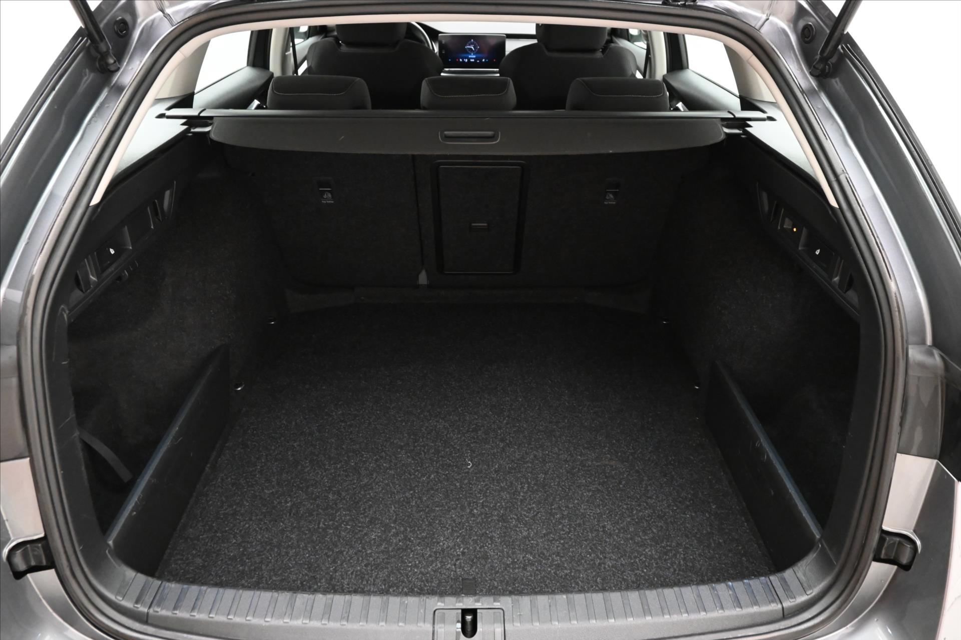 Hlavní fotografie vozu Škoda Octavia 2,0 TDI 110kW DSG Style Záruka až 5 let (10)