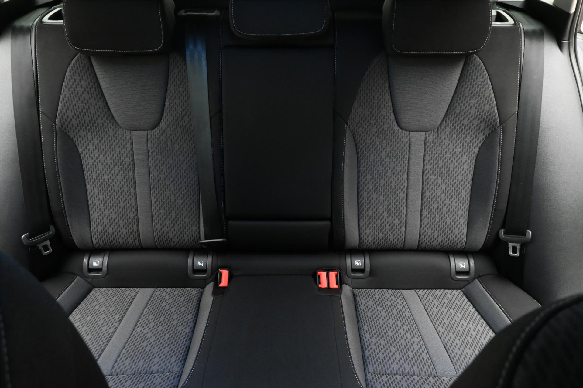 Hlavní fotografie vozu Škoda Octavia 2,0 TDI 110kW DSG Style Záruka až 5 let (29)