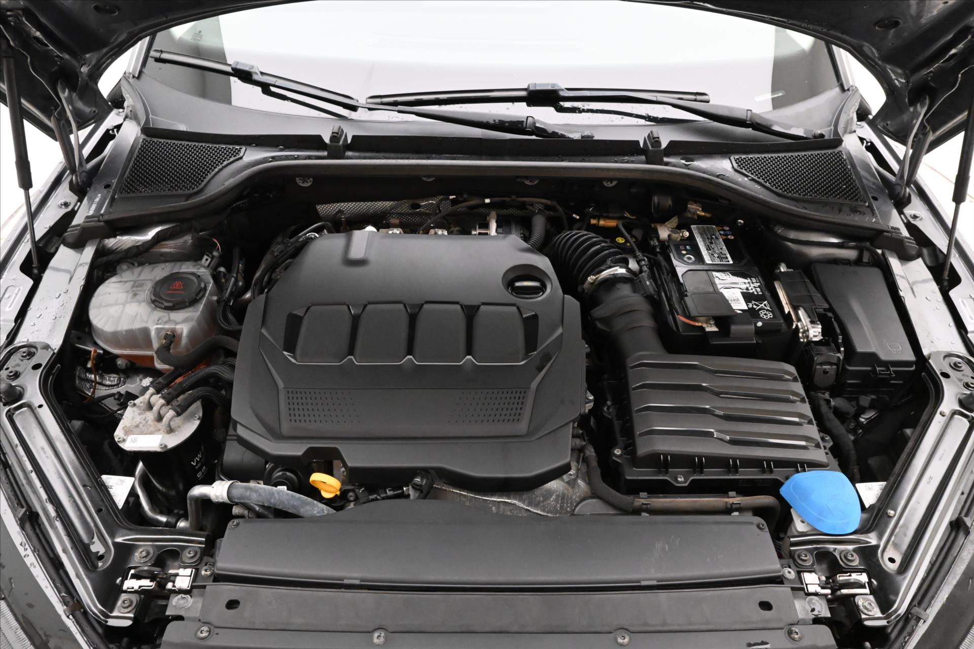 Hlavní fotografie vozu Škoda Octavia 2,0 TDI 110kW DSG Style Záruka až 5 let (9)