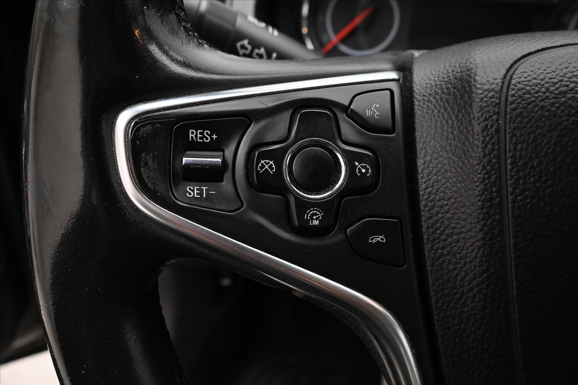 Hlavní fotografie vozu Opel Insignia 2,0 CDTI 103kW Bi-Xen tažné (22)