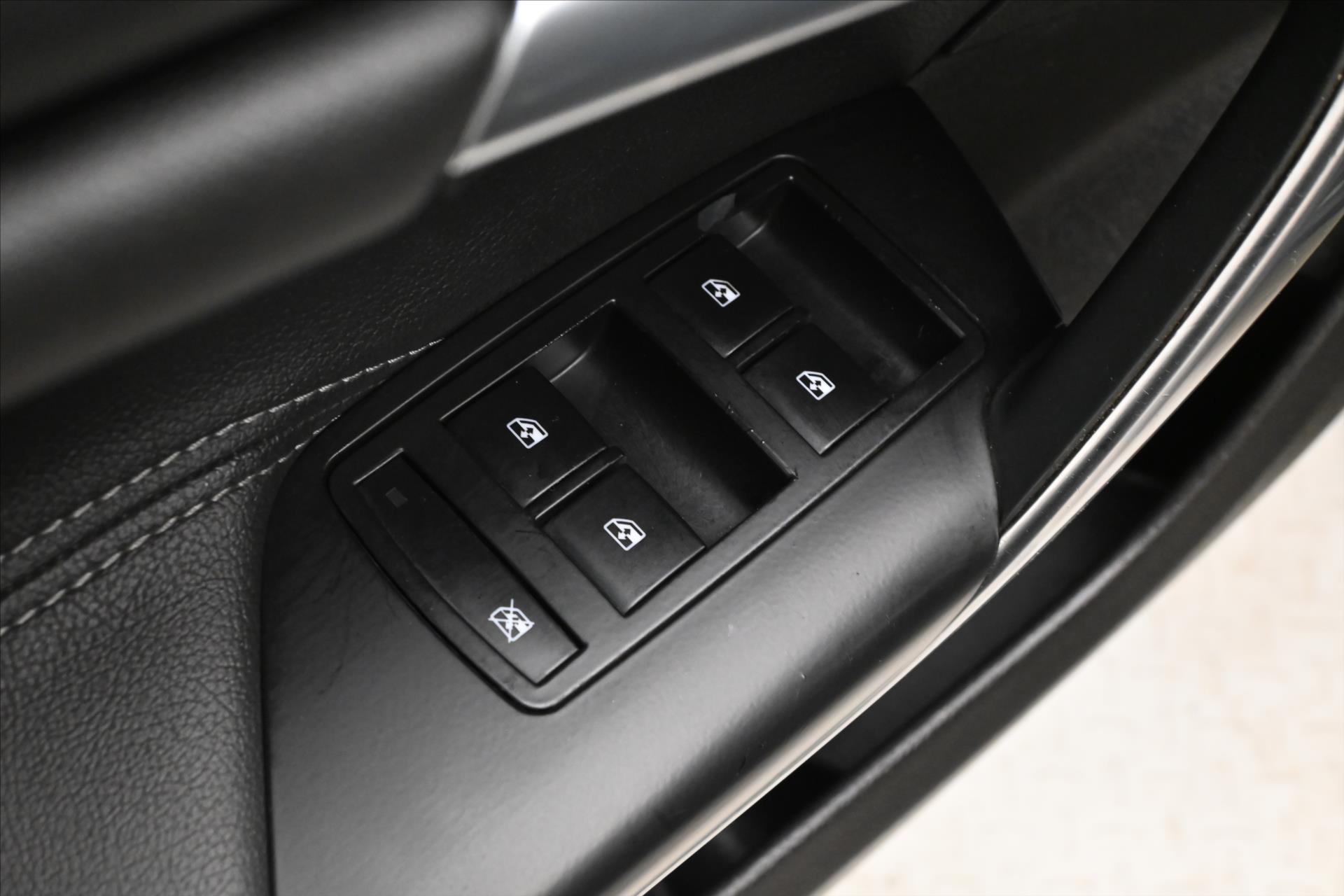 Hlavní fotografie vozu Opel Insignia 2,0 CDTI 103kW Bi-Xen tažné (24)