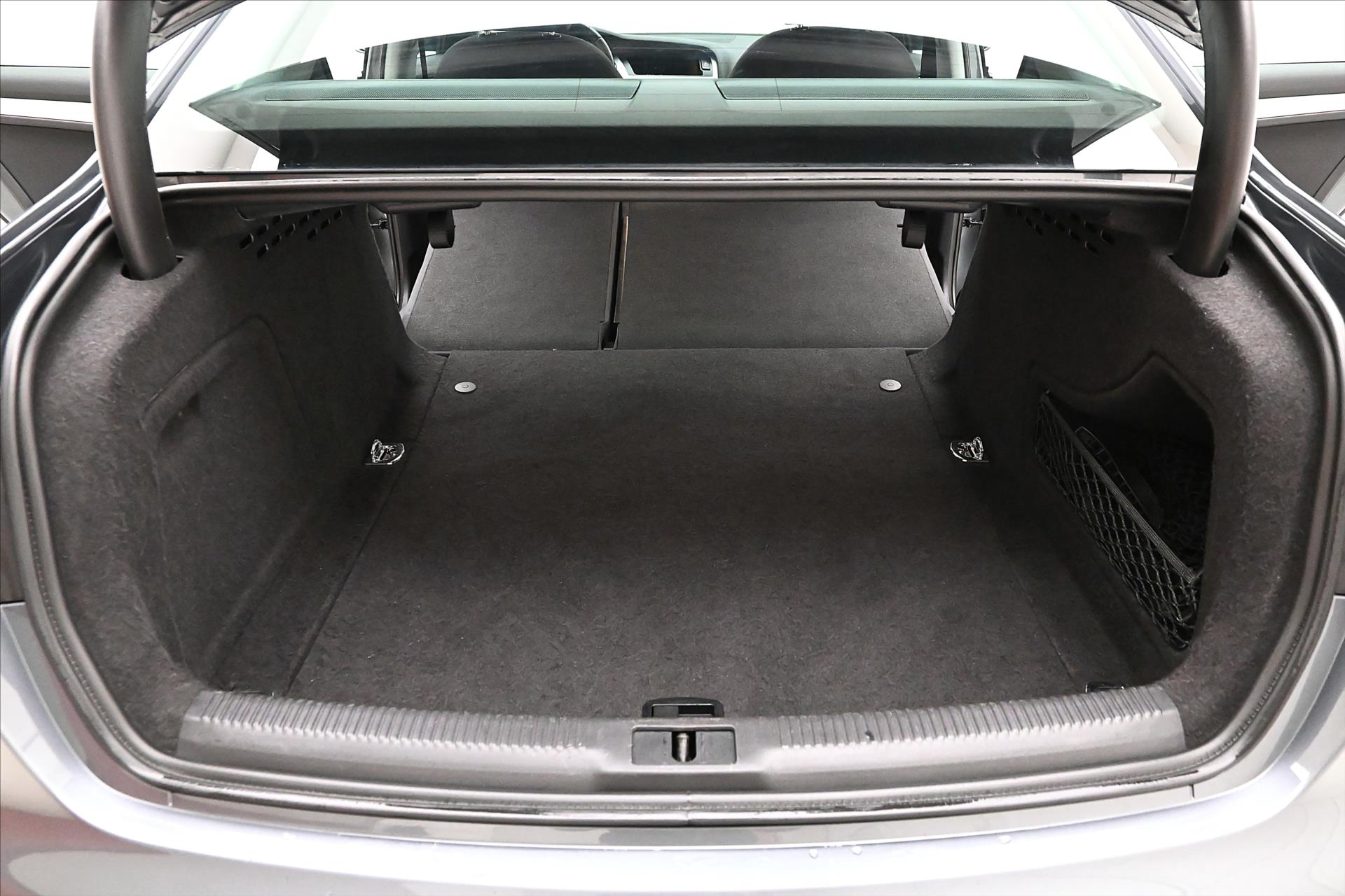 Hlavní fotografie vozu Audi A4 2,0 TDI 105 kW Nová STK (11)