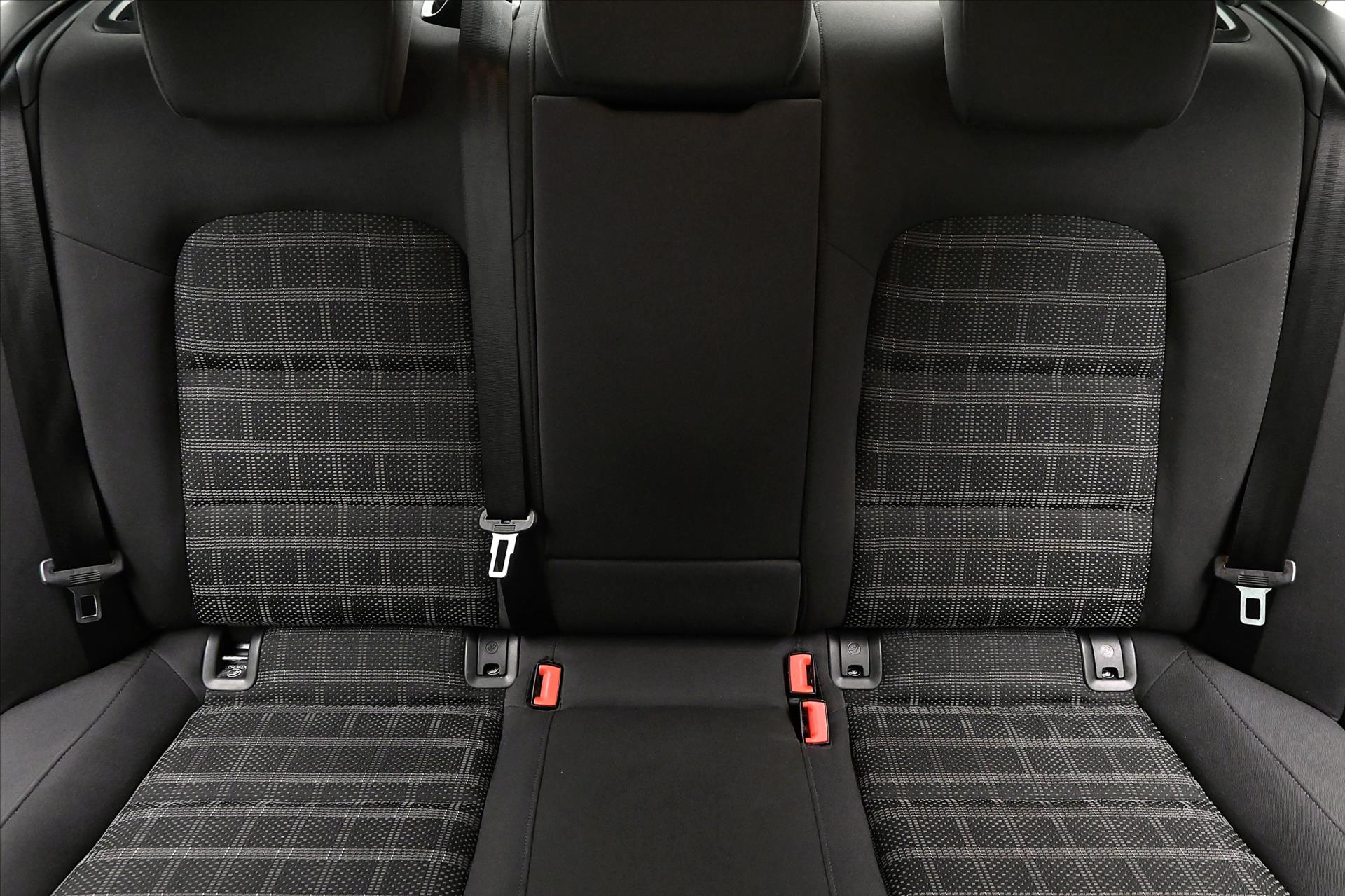 Hlavní fotografie vozu Audi A4 2,0 TDI 105 kW Nová STK (26)