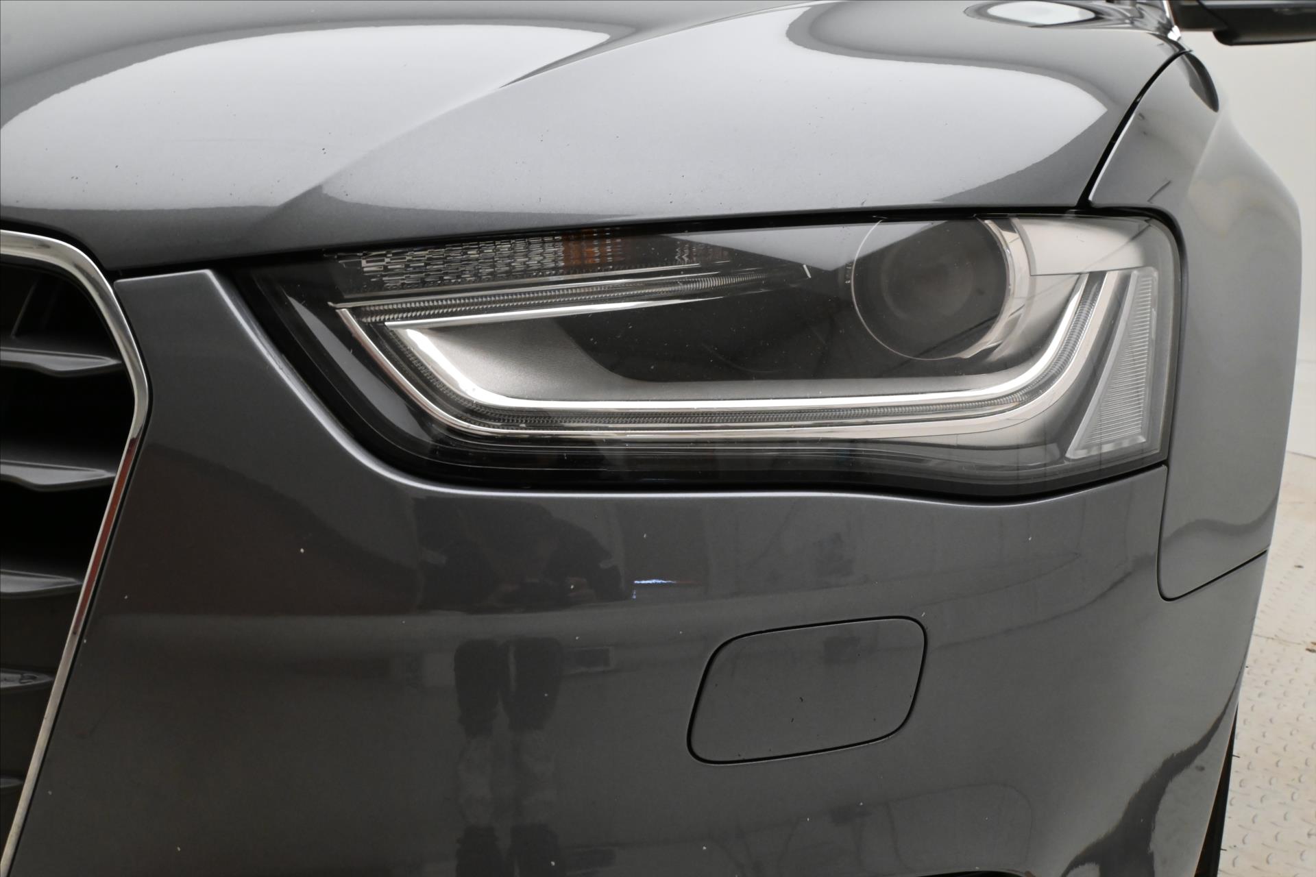 Hlavní fotografie vozu Audi A4 2,0 TDI 105 kW Nová STK (28)