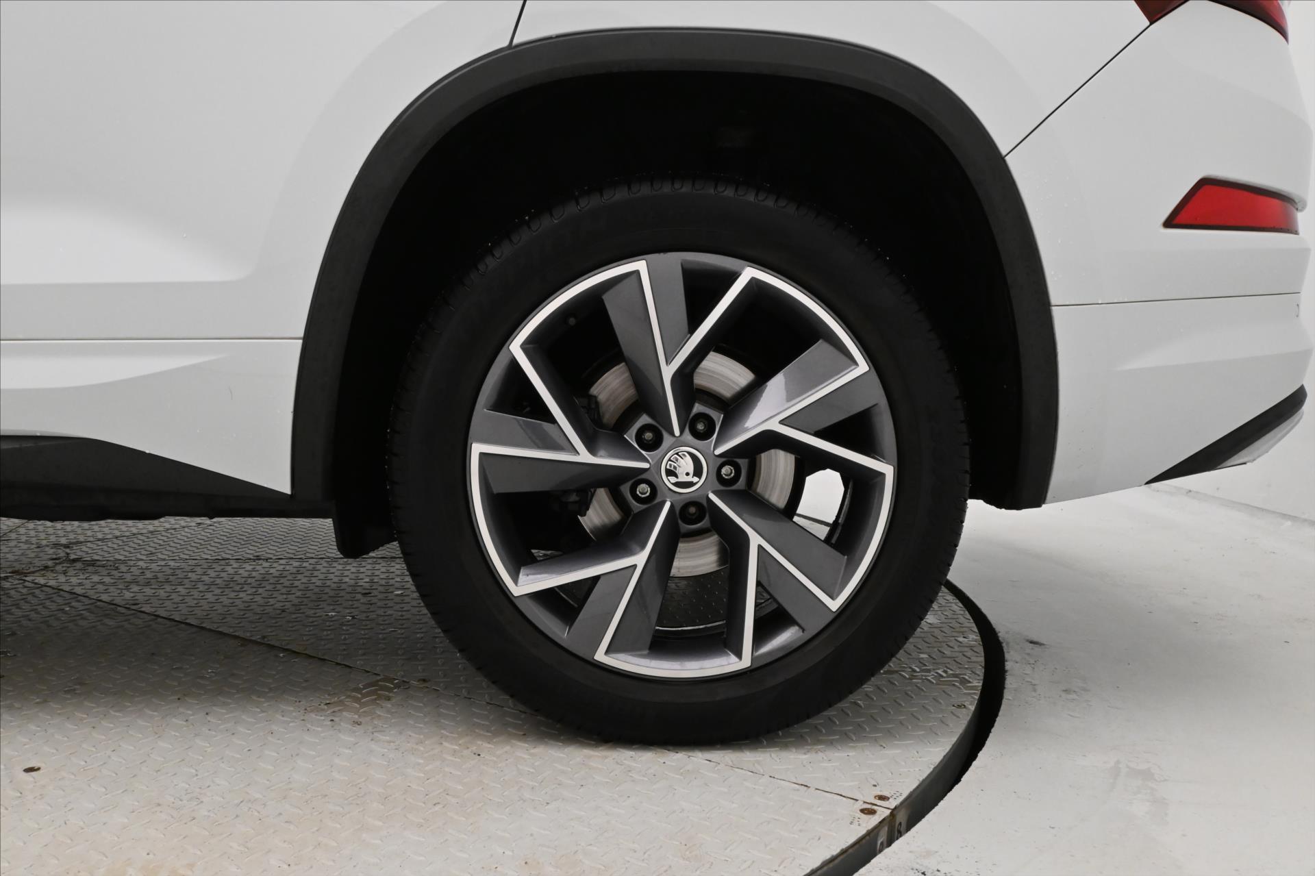 Hlavní fotografie vozu Škoda Kodiaq 1,5 TSI 110kW DSG Sportline 7/míst Záruka až 5 let (33)