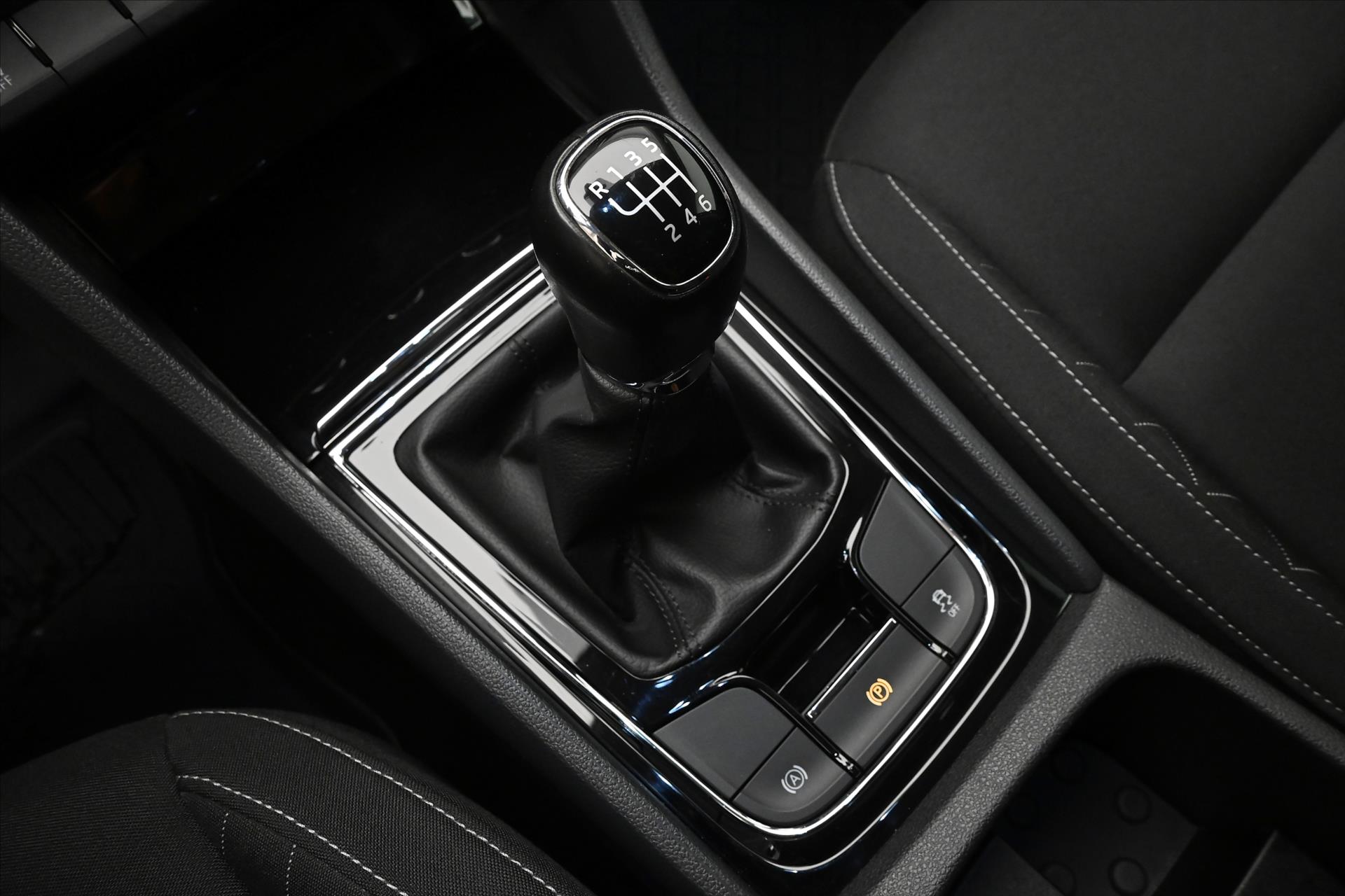 Hlavní fotografie vozu Škoda Karoq 1,6 TDI 85 kW Ambition Záruka až 5 let (22)