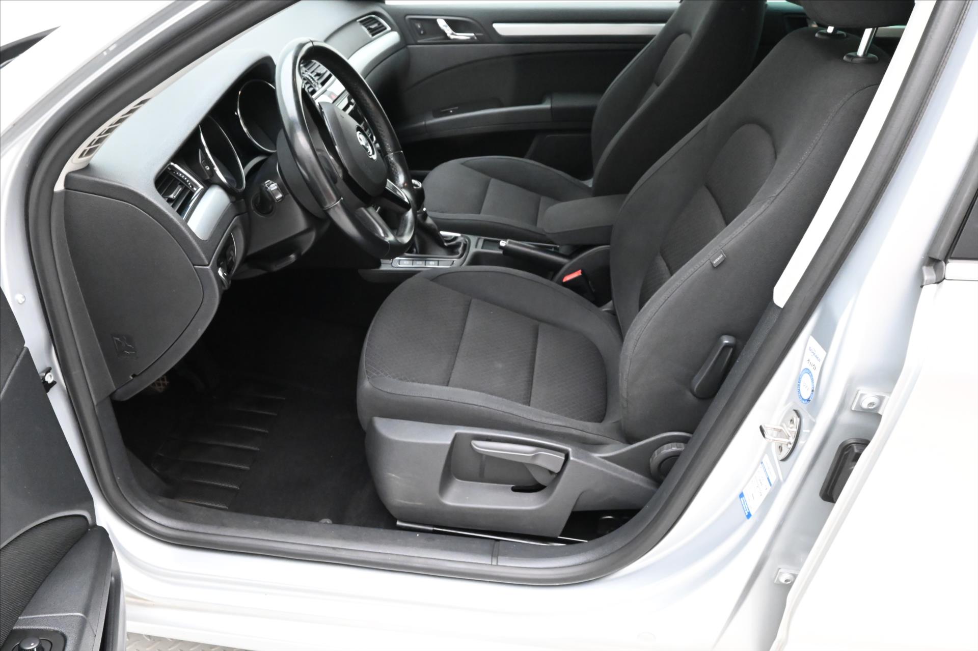 Hlavní fotografie vozu Škoda Superb 2,0 TDI 103 kW Ambition Servisní historie (13)