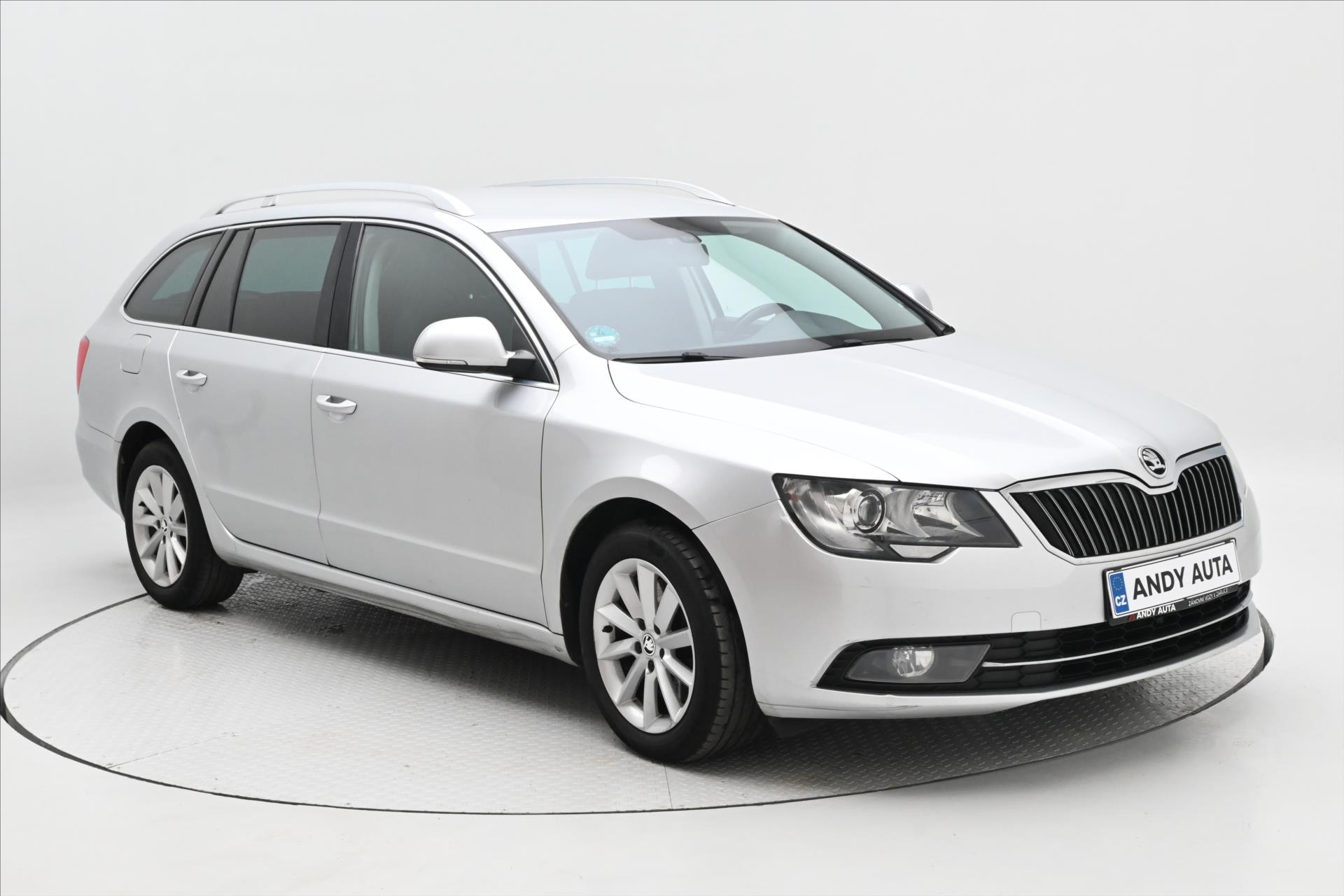 Hlavní fotografie vozu Škoda Superb 2,0 TDI 103 kW Ambition Servisní historie (3)
