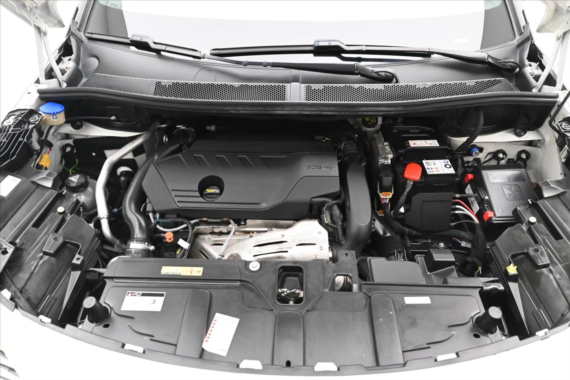 Main photo of the car Peugeot 5008 1.6 133kW GT-Line AT 8 Warranty up to 5 years (9)