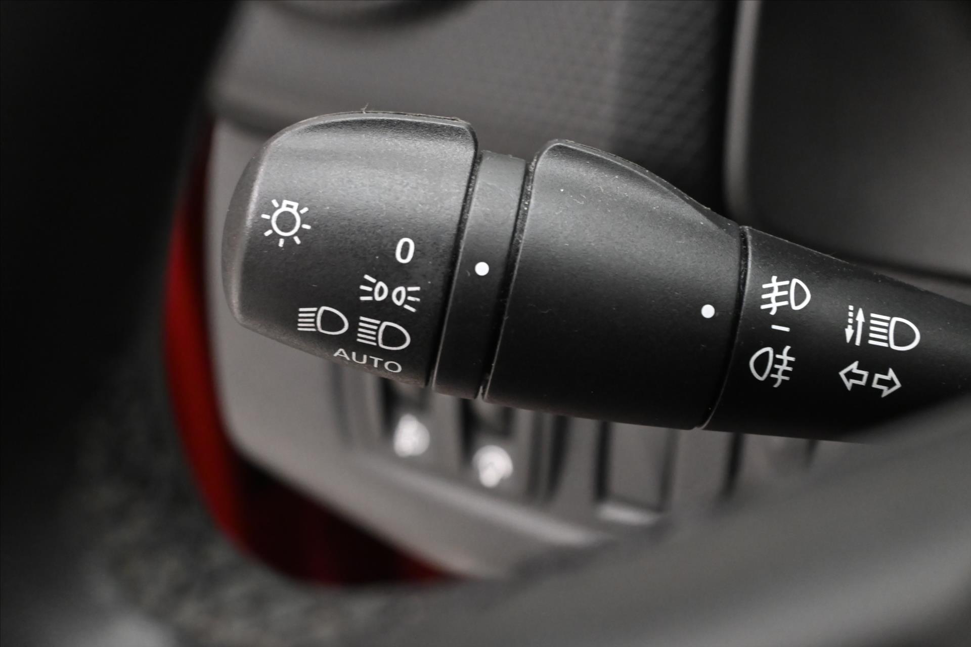 Hlavní fotografie vozu Renault Clio 0,9 TCE 66 kW Limited Záruka až 5 let (25)