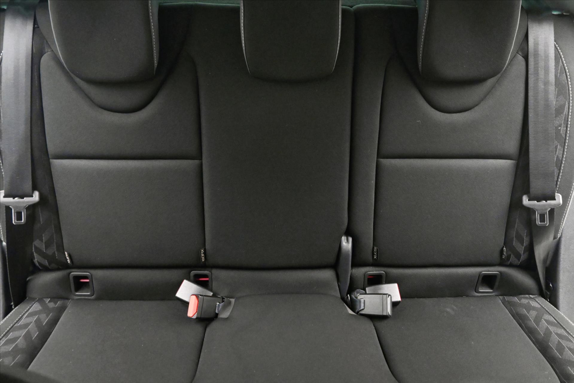 Hlavní fotografie vozu Renault Clio 0,9 TCE 66 kW Limited Záruka až 5 let (26)