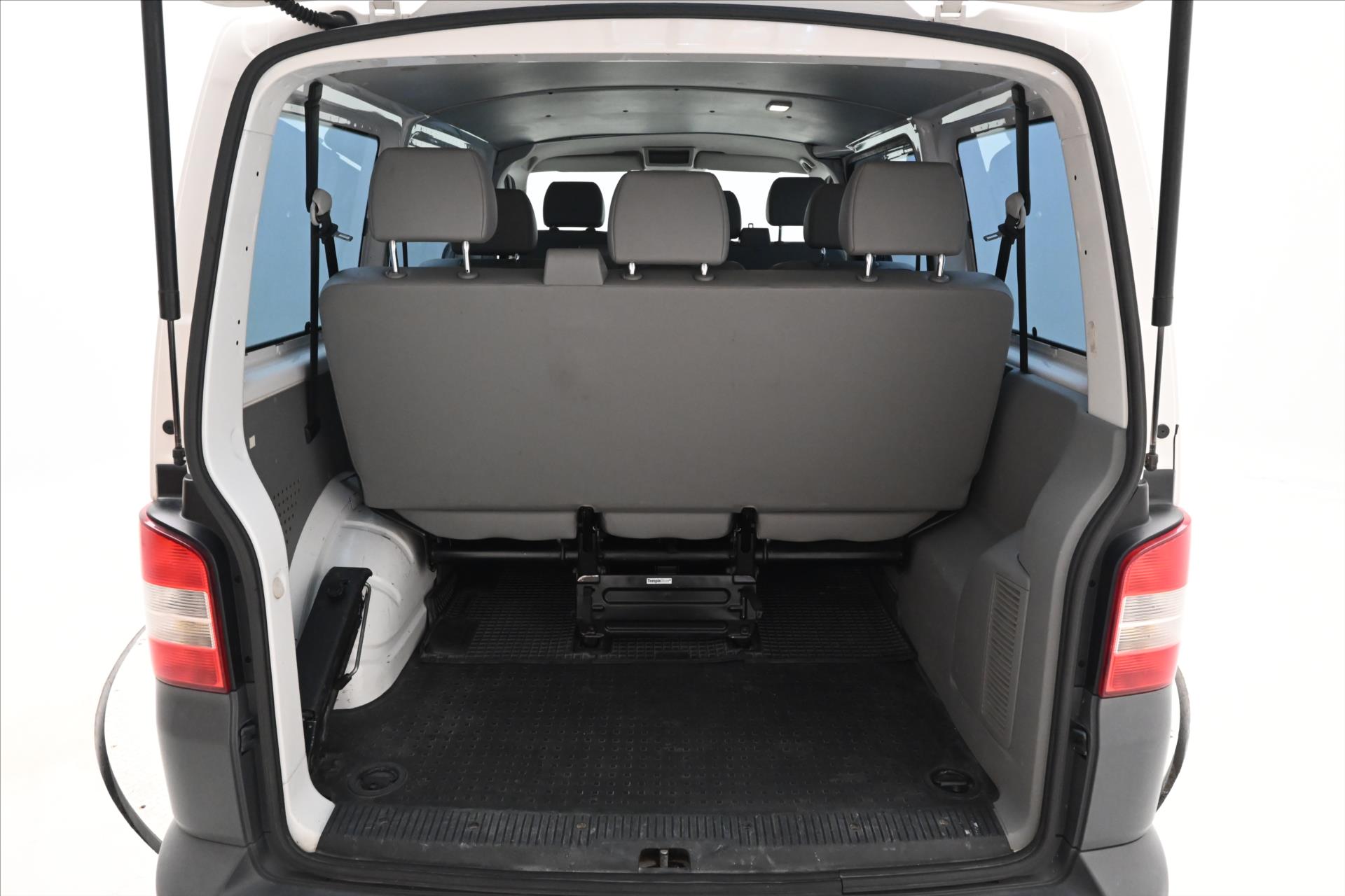 Main photo of the car Volkswagen Transporter 2.0 TDI 75 kW 9-seat (10)