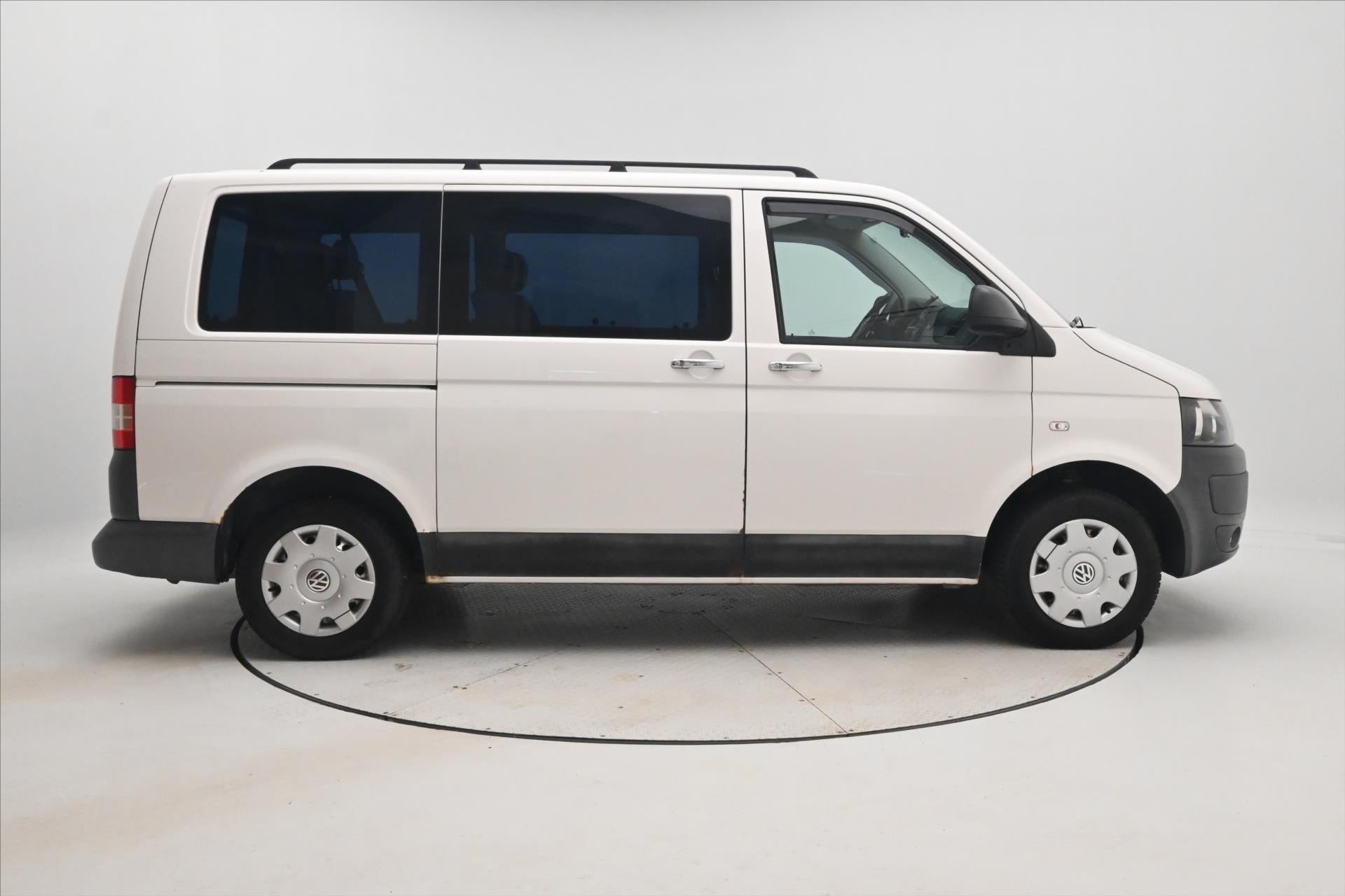 Main photo of the car Volkswagen Transporter 2.0 TDI 75 kW 9-seat (4)