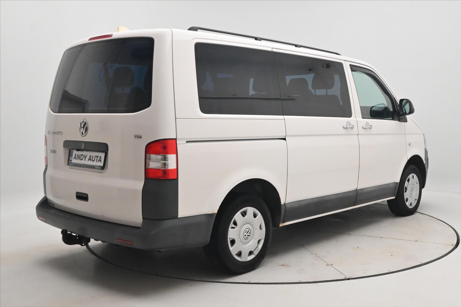 Main photo of the car Volkswagen Transporter 2.0 TDI 75 kW 9-seat (5)