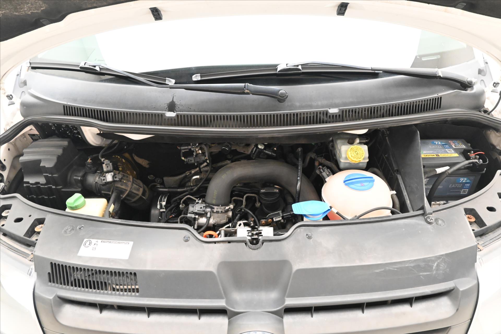 Main photo of the car Volkswagen Transporter 2.0 TDI 75 kW 9-seat (9)