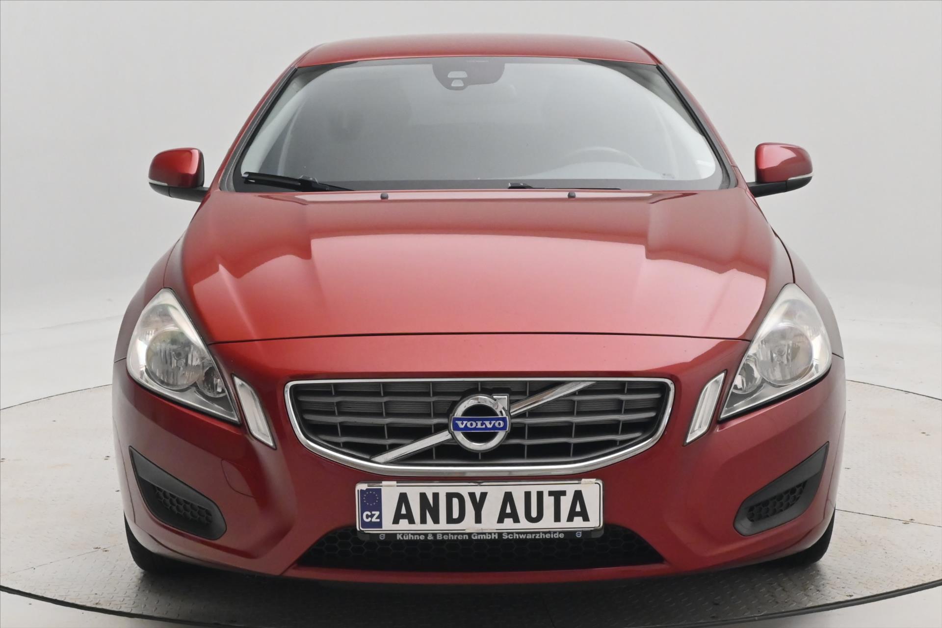 Hlavní fotografie vozu Volvo V60 1,6 D2 84 kW Manuál Kinetic (2)