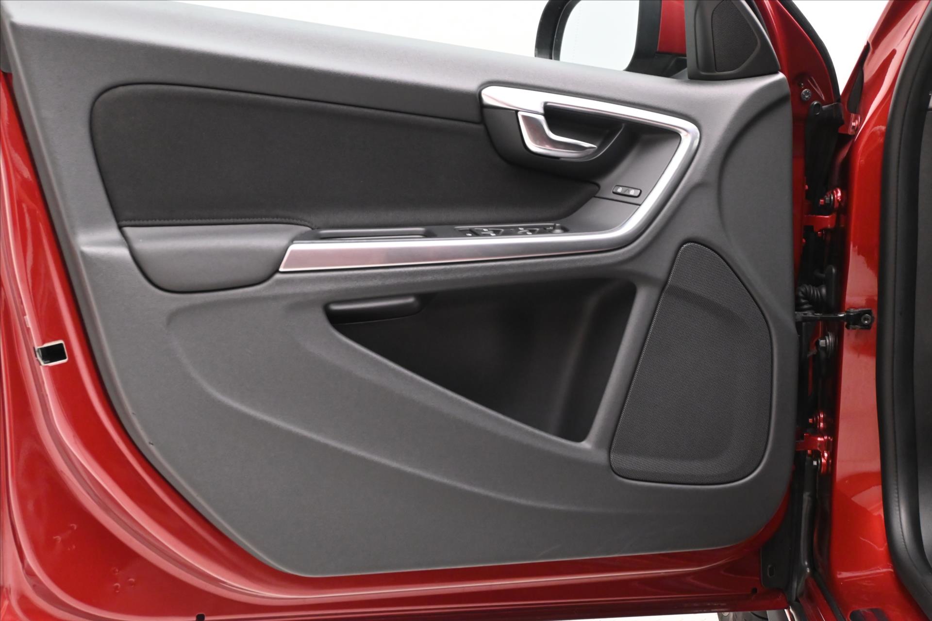 Hlavní fotografie vozu Volvo V60 1,6 D2 84 kW Manuál Kinetic (23)