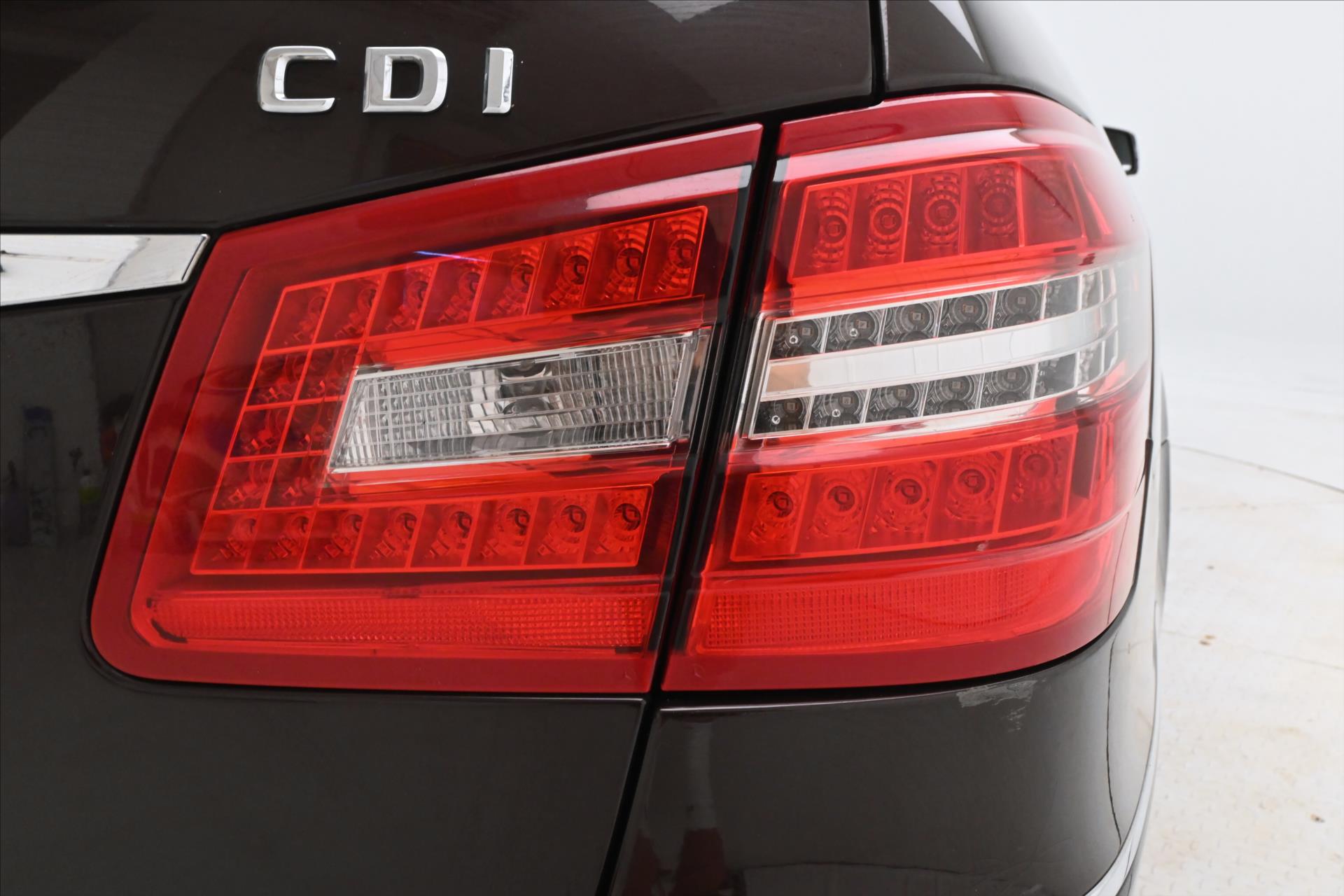 Hlavní fotografie vozu Mercedes-Benz Třídy E 3,0 350 CDi 195 kW Plný servis (30)