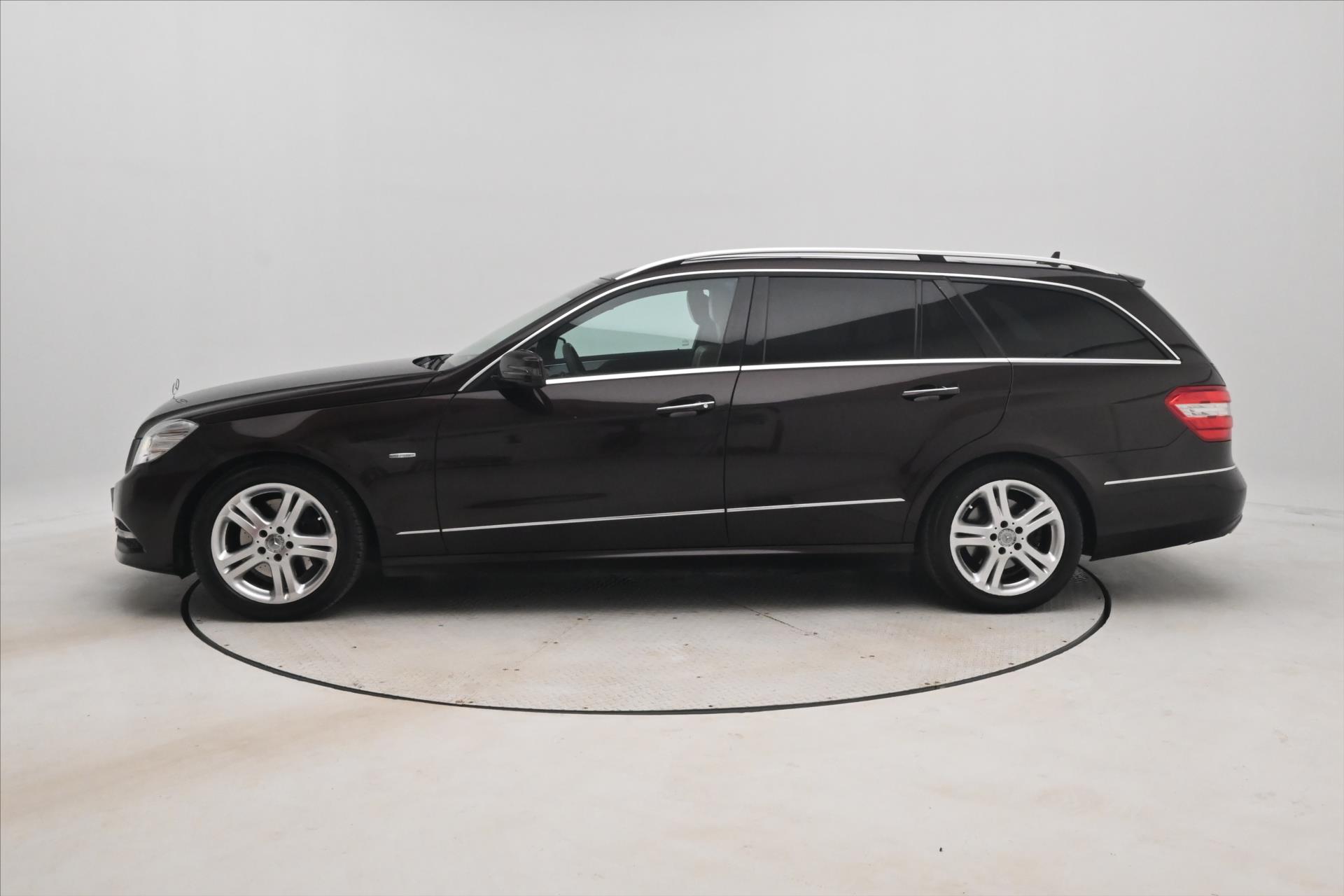 Hlavní fotografie vozu Mercedes-Benz Třídy E 3,0 350 CDi 195 kW Plný servis (8)