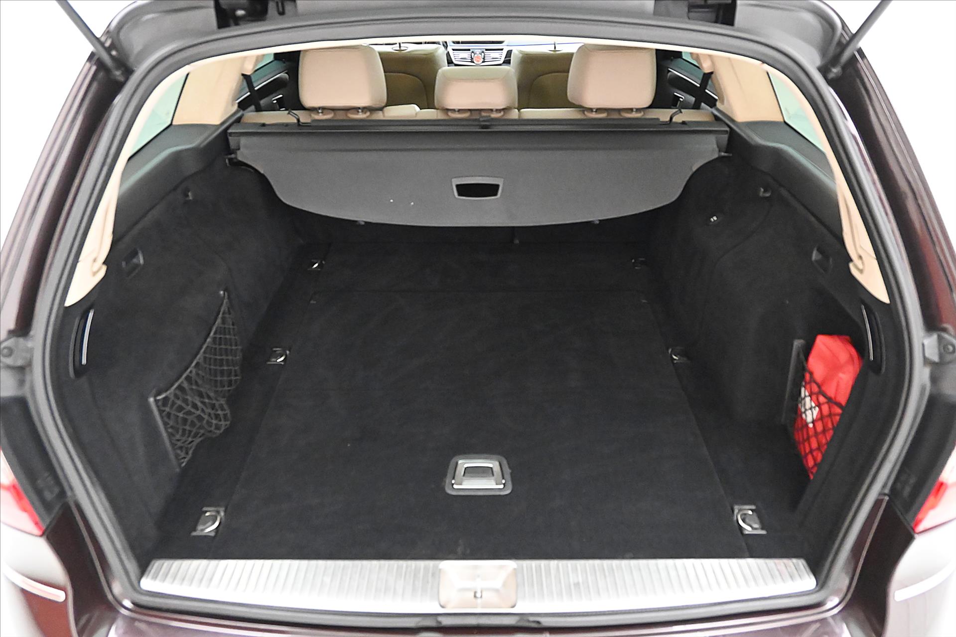 Hlavní fotografie vozu Mercedes-Benz Třídy E 3,0 350 CDi 195kW Plný servis (10)