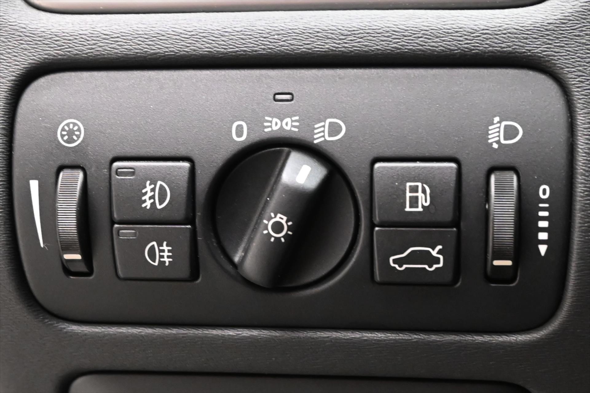 Hlavní fotografie vozu Volvo V70 2,0 120kW D4 Manuál Tažné (24)