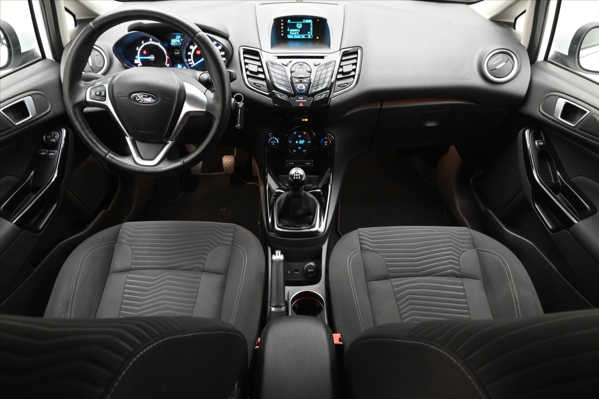 Hlavní fotografie vozu Ford Fiesta 1,0 EcoBoost 74kW Titanium (16)
