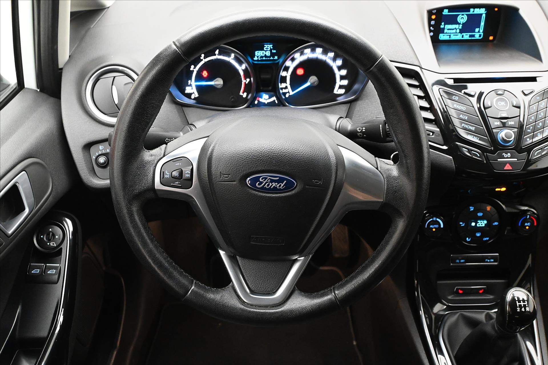 Hlavní fotografie vozu Ford Fiesta 1,0 EcoBoost 74kW Titanium (19)