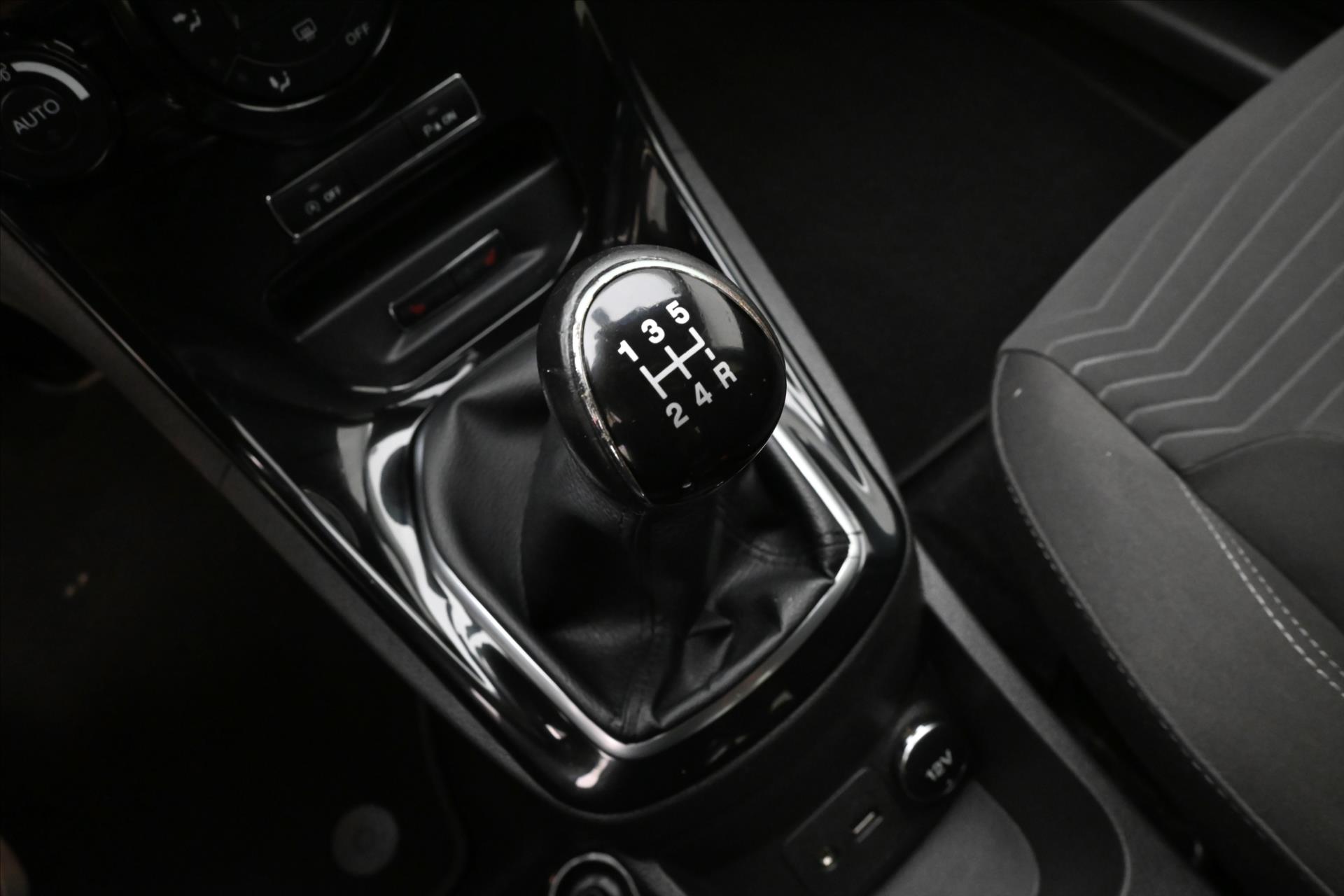 Hlavní fotografie vozu Ford Fiesta 1,0 EcoBoost 74kW Titanium (22)