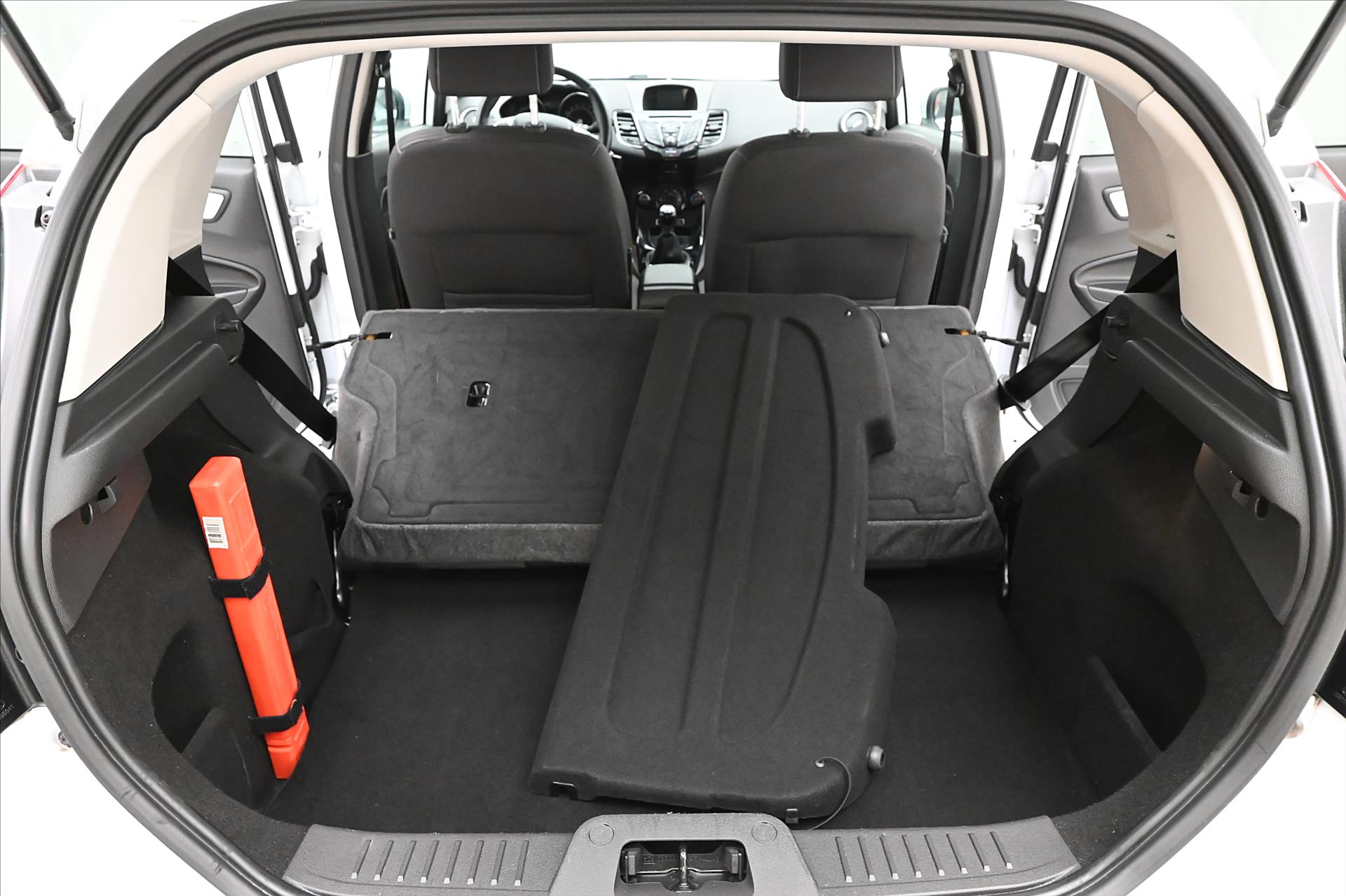 Hlavní fotografie vozu Ford Fiesta 1,0 EcoBoost 74kW Titanium Serv. Kniha (12)