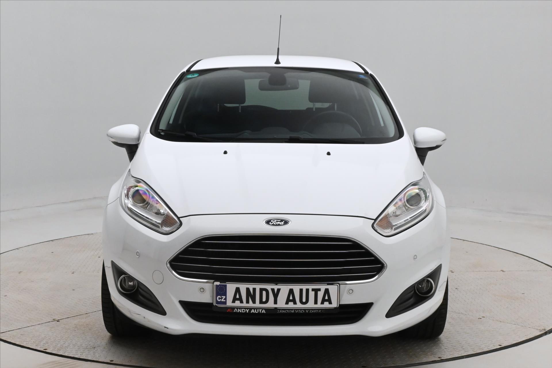 Hlavní fotografie vozu Ford Fiesta 1,0 EcoBoost 74kW Titanium Serv. Kniha (3)