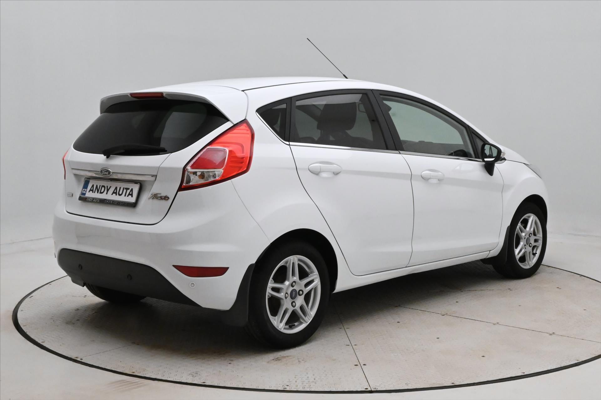 Hlavní fotografie vozu Ford Fiesta 1,0 EcoBoost 74kW Titanium Serv. Kniha (6)